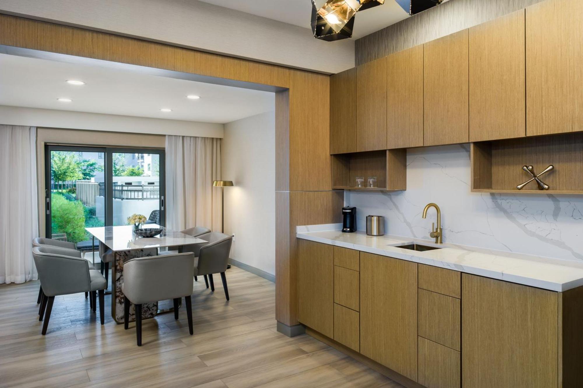 Delta Hotels By Marriott Ontario Airport Ngoại thất bức ảnh