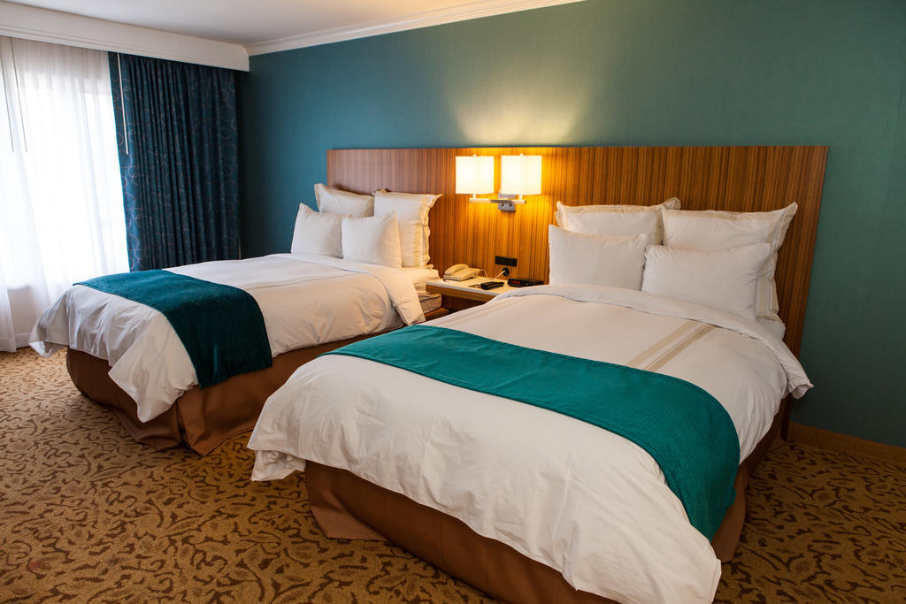 Delta Hotels By Marriott Ontario Airport Phòng bức ảnh