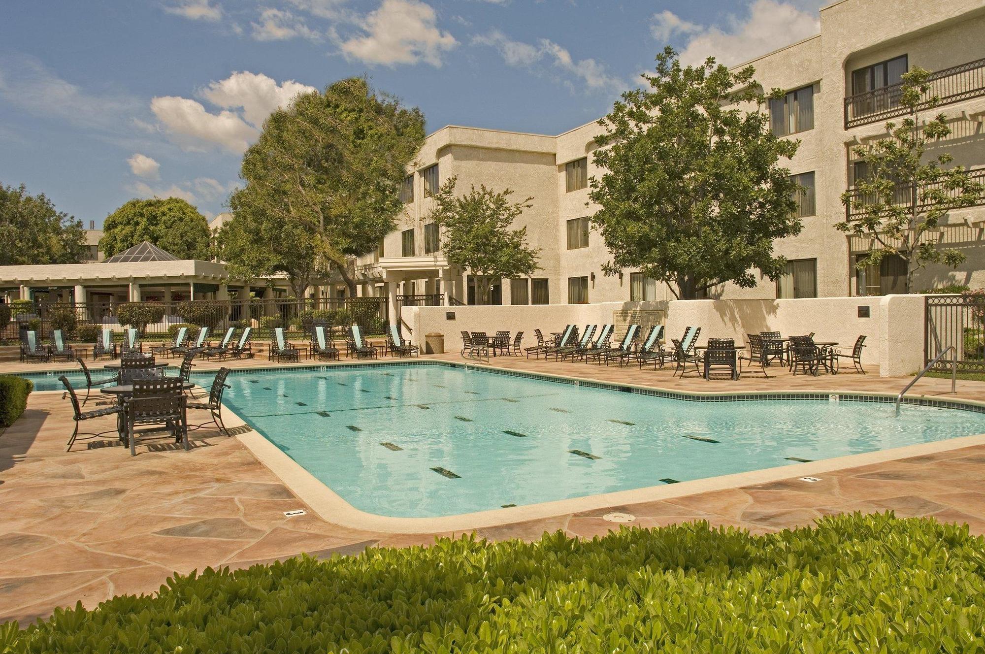 Delta Hotels By Marriott Ontario Airport Ngoại thất bức ảnh