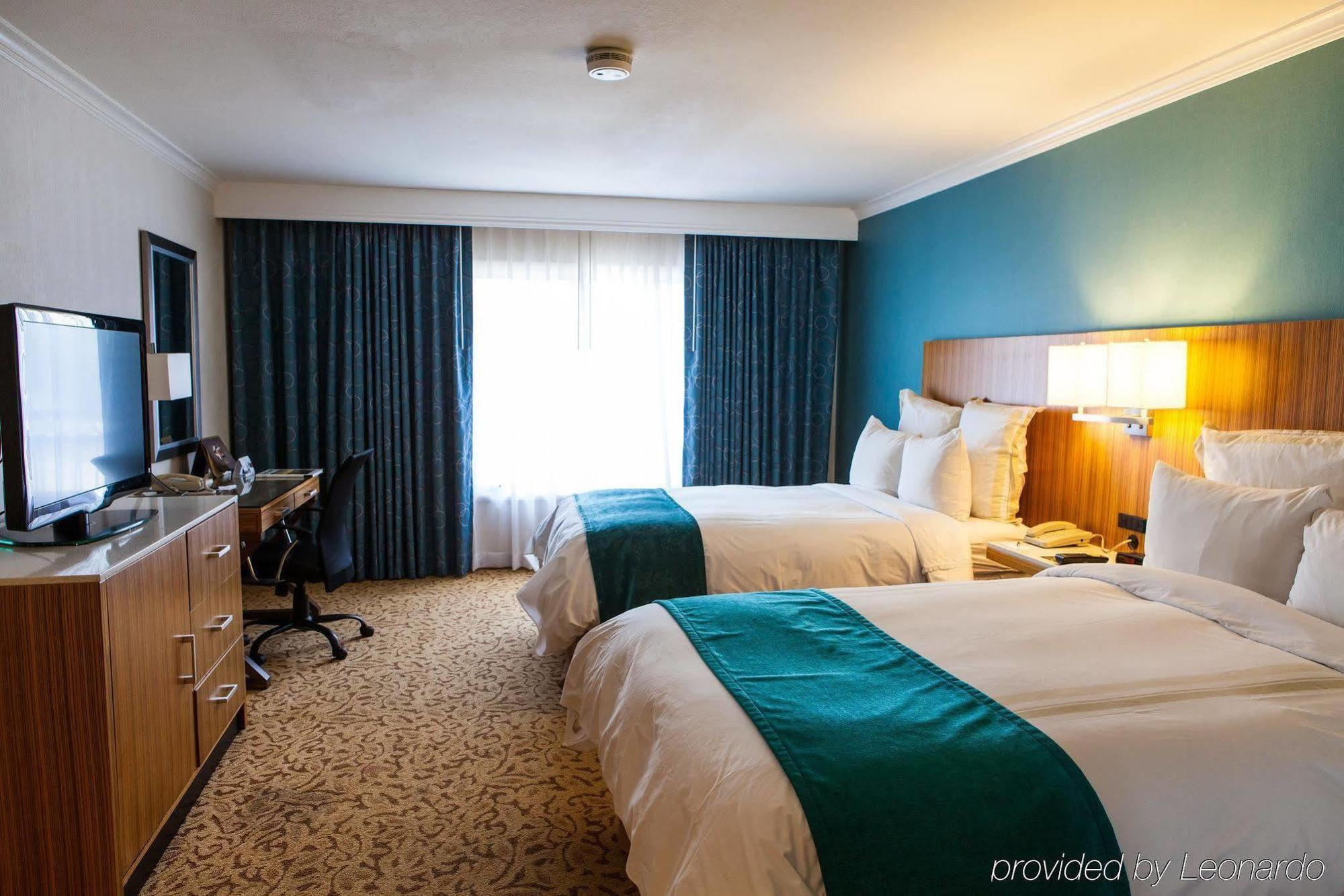Delta Hotels By Marriott Ontario Airport Phòng bức ảnh